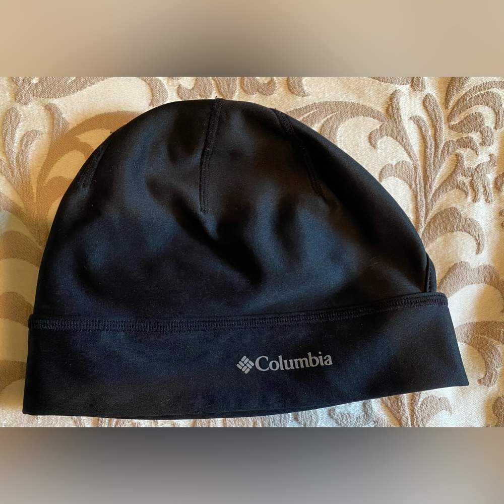 Colombia winter hat with hole for ponytail size S/m
